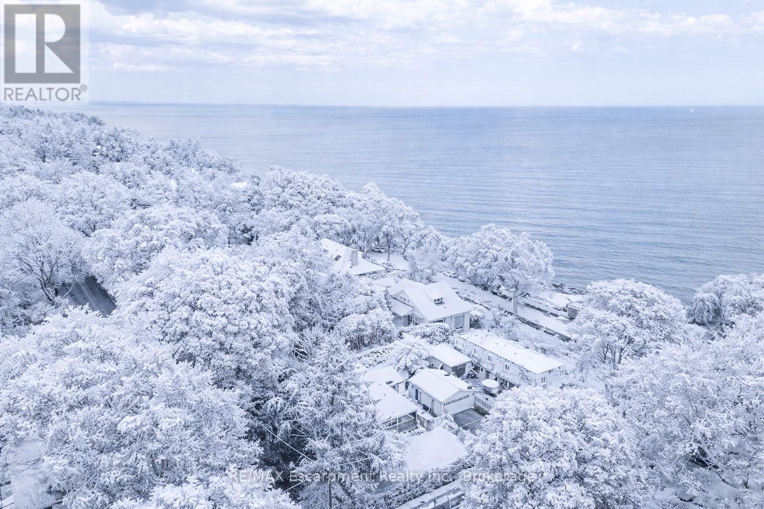 212 King Street, Oakville, Ontario  L6J 1B5 - Photo 5 - W12484487