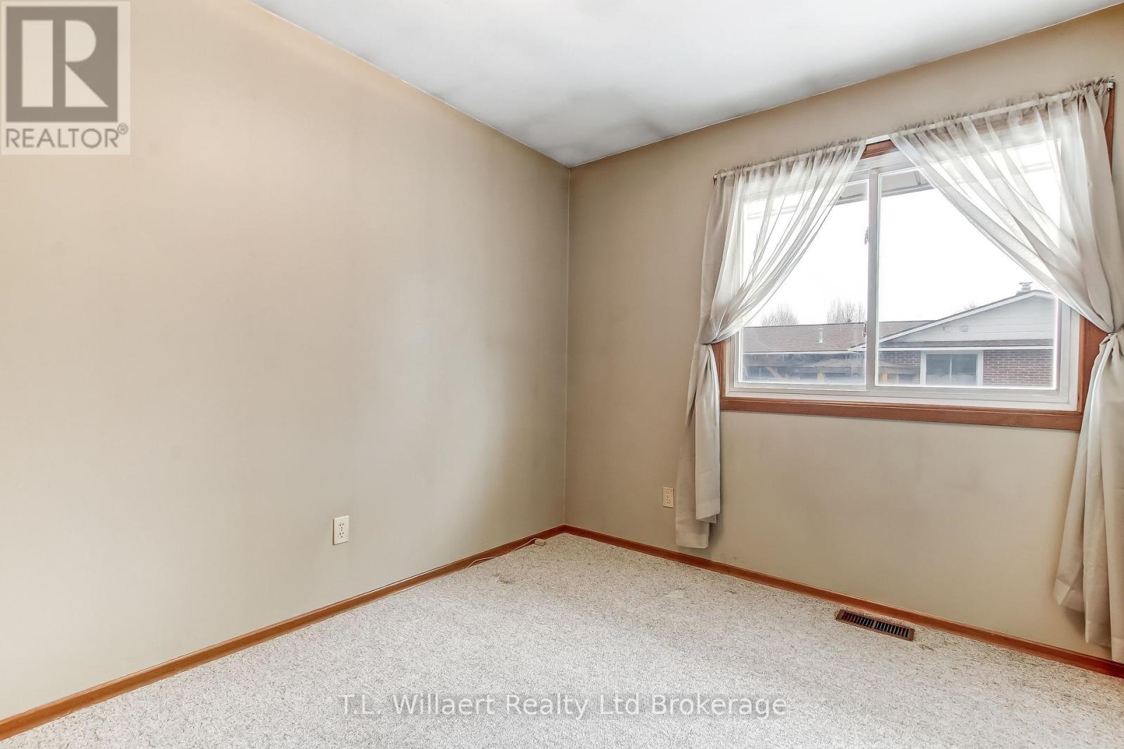 80 Glendale Drive, Tillsonburg, Ontario  N4G 1J8 - Photo 10 - X12648238