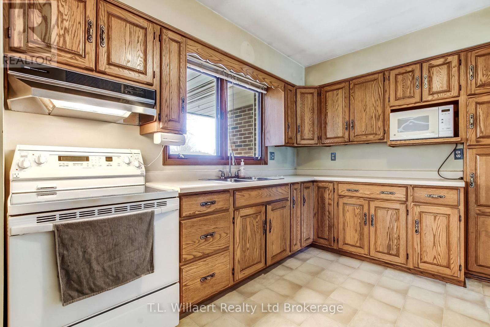 80 Glendale Drive, Tillsonburg, Ontario  N4G 1J8 - Photo 12 - X12648238