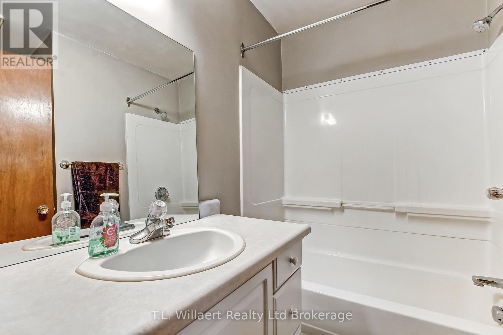 80 Glendale Drive, Tillsonburg, Ontario  N4G 1J8 - Photo 7 - X12648238