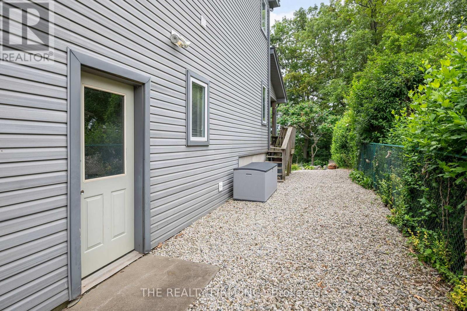 210 Cornell Drive E, Central Elgin, Ontario  N5L 1A5 - Photo 37 - X12648310