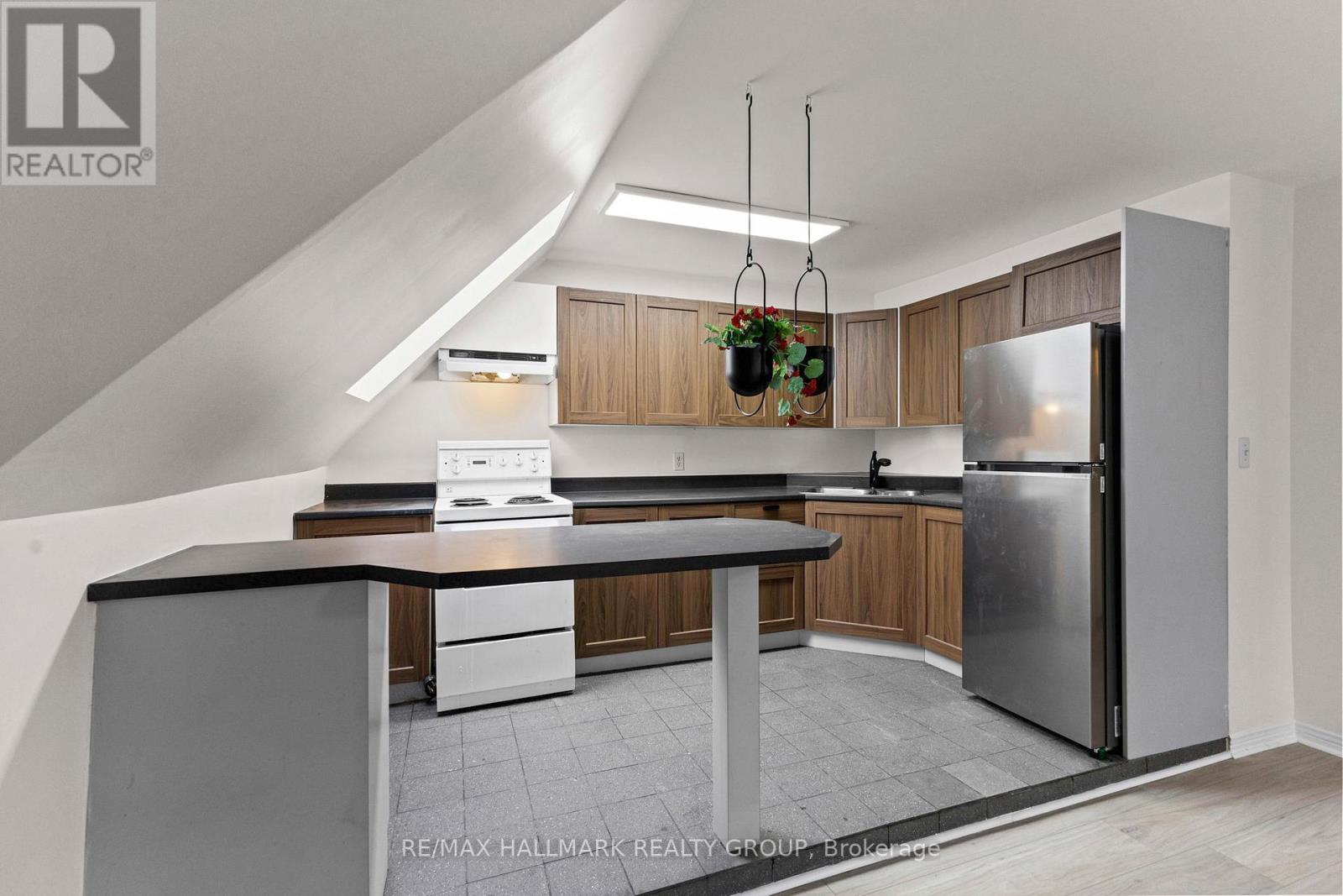 Unit 3 - 132 Flora Street, Ottawa, Ontario  K1R 5R5 - Photo 10 - X12648338