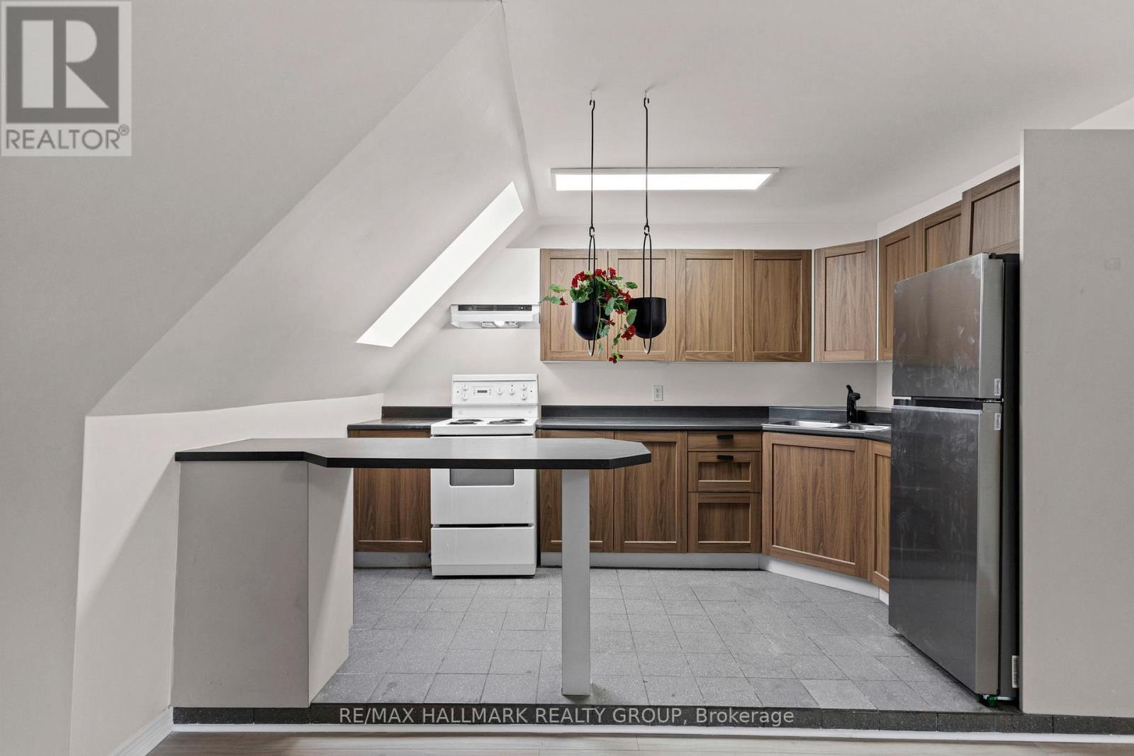 Unit 3 - 132 Flora Street, Ottawa, Ontario  K1R 5R5 - Photo 12 - X12648338