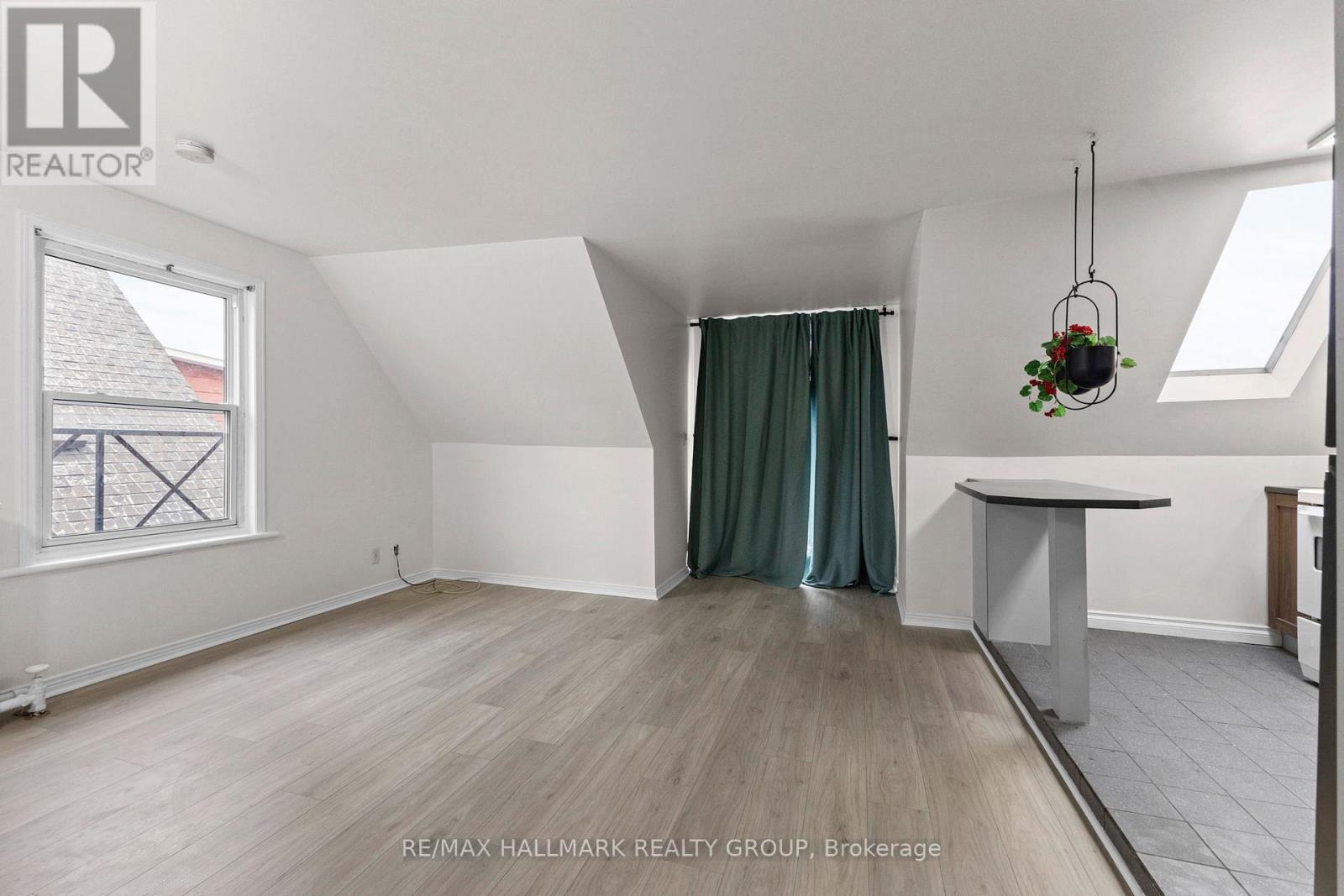 Unit 3 - 132 Flora Street, Ottawa, Ontario  K1R 5R5 - Photo 6 - X12648338