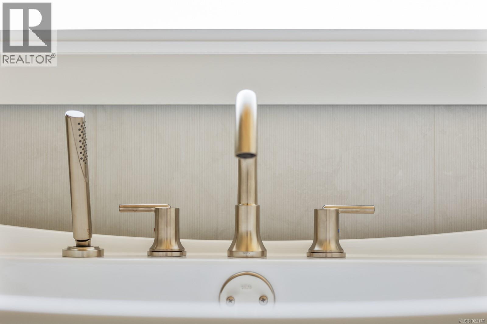 1769 Crown Isle Blvd, Courtenay, British Columbia  V9N 0K1 - Photo 19 - 1022178