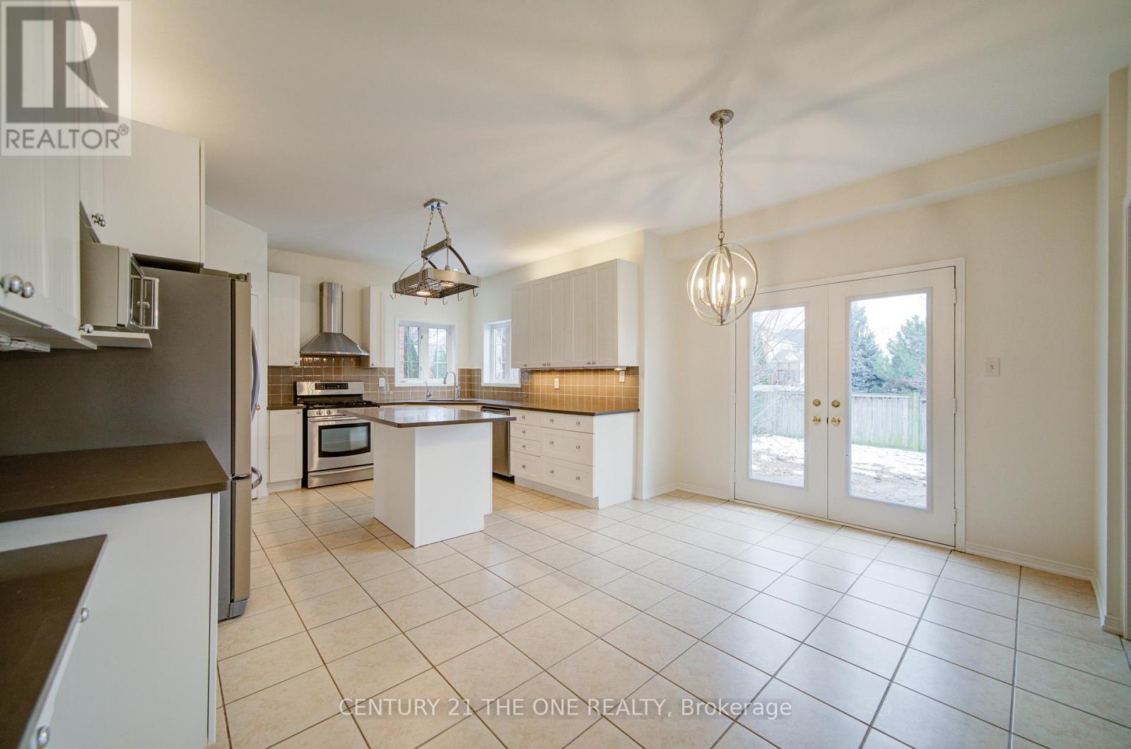 19 Corridale Avenue, Whitby, Ontario  L1M 2E8 - Photo 10 - E12648252