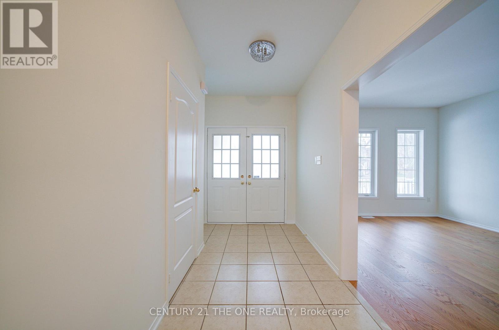 19 Corridale Avenue, Whitby, Ontario  L1M 2E8 - Photo 3 - E12648252