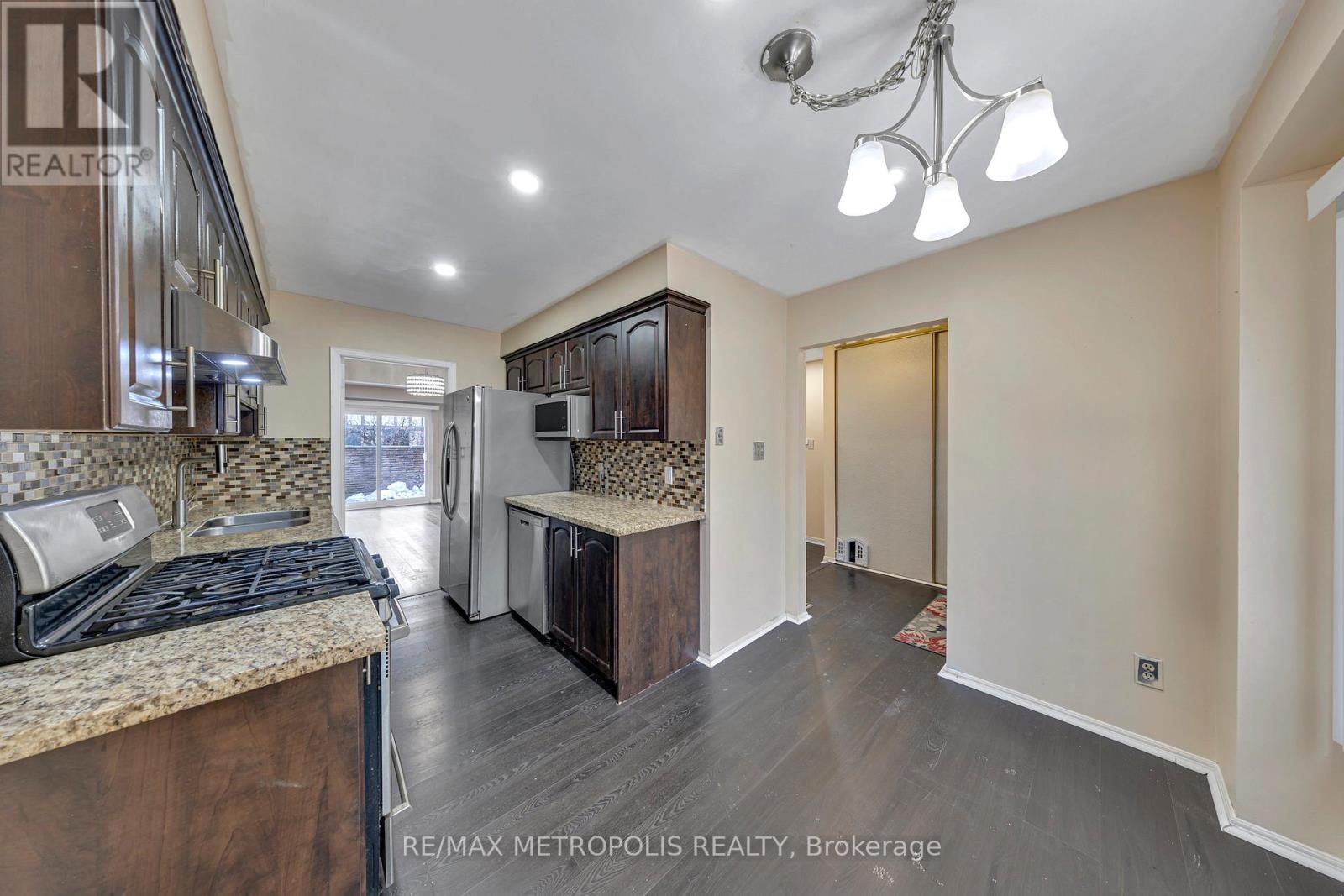 150 Burrows Hall Boulevard, Toronto, Ontario  M1B 1N2 - Photo 10 - E12648256