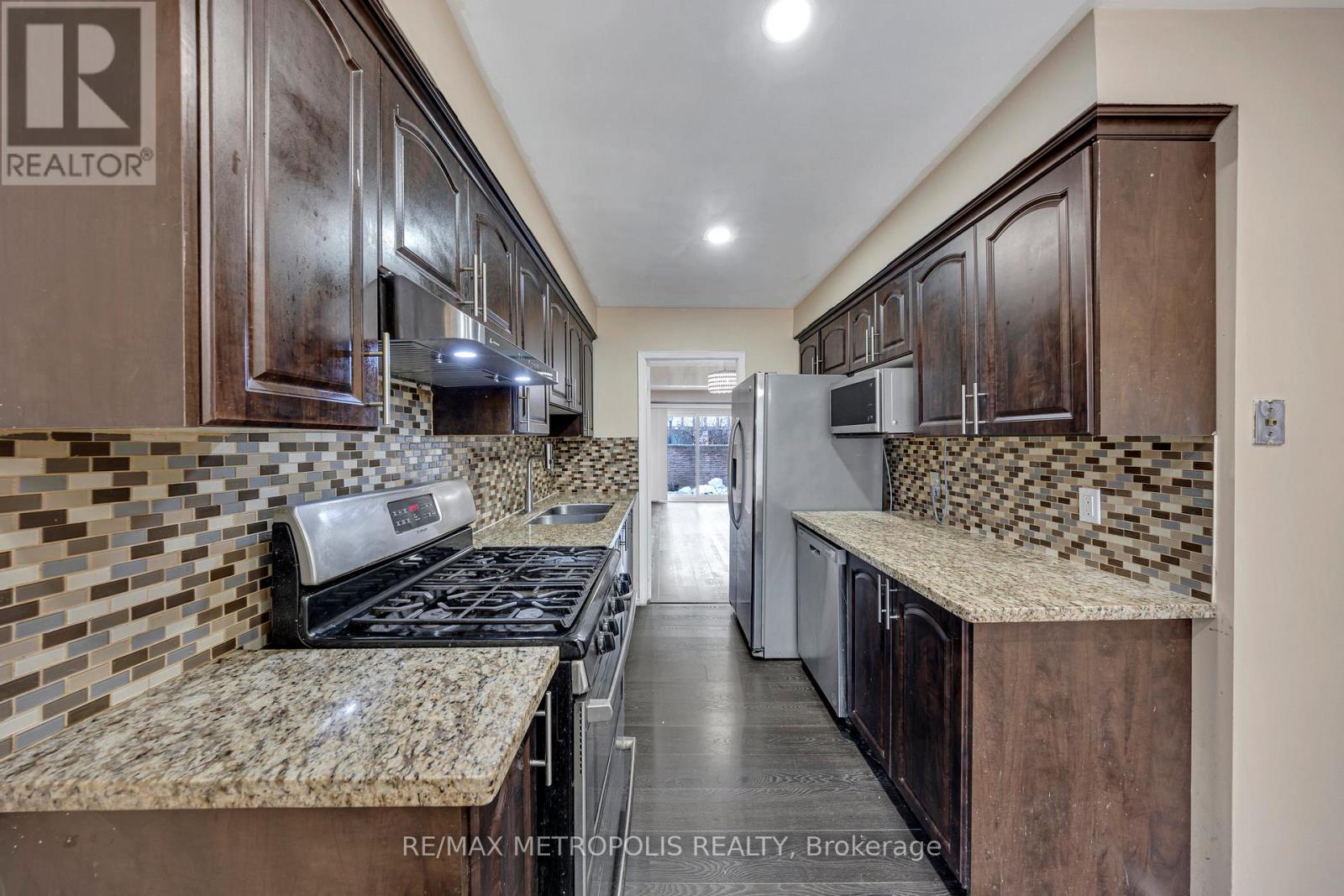 150 Burrows Hall Boulevard, Toronto, Ontario  M1B 1N2 - Photo 11 - E12648256