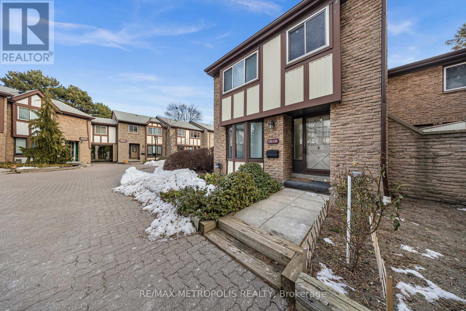 150 Burrows Hall Boulevard, Toronto, Ontario  M1B 1N2 - Photo 5 - E12648256