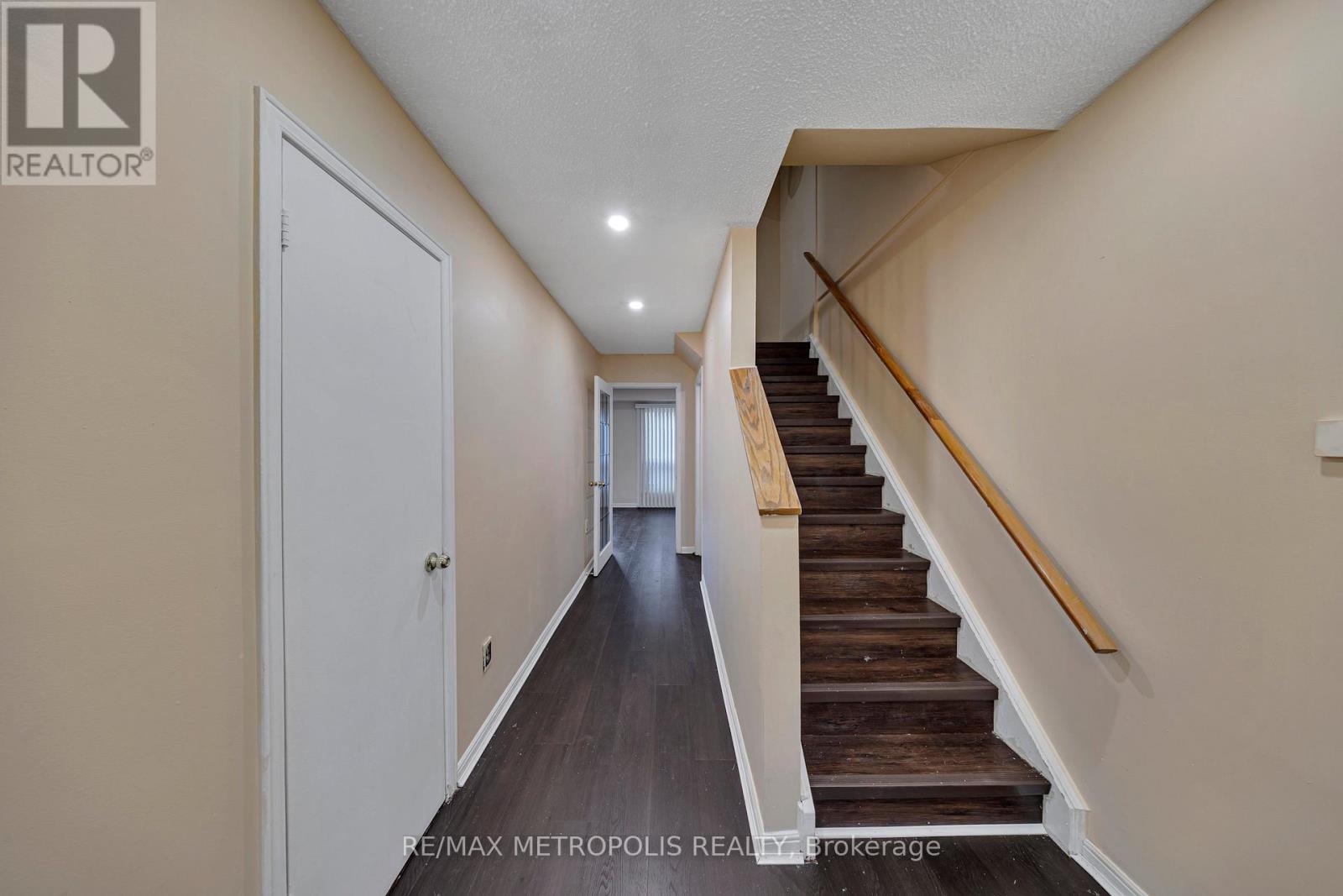 150 Burrows Hall Boulevard, Toronto, Ontario  M1B 1N2 - Photo 6 - E12648256