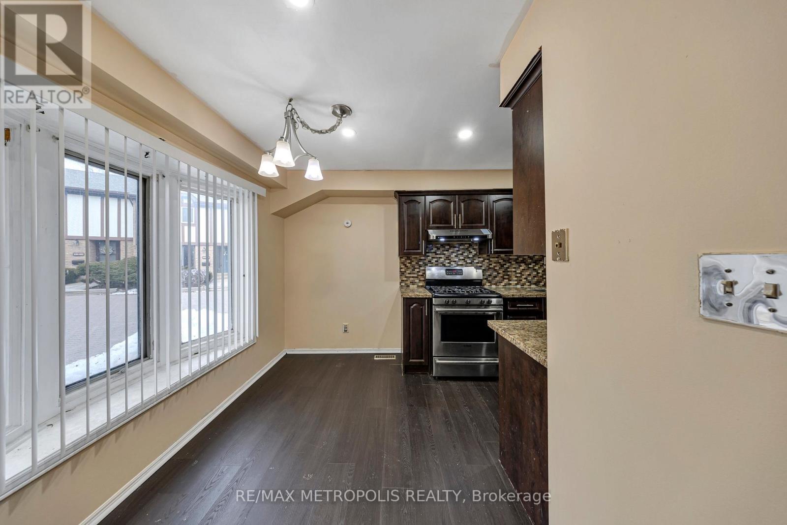 150 Burrows Hall Boulevard, Toronto, Ontario  M1B 1N2 - Photo 8 - E12648256