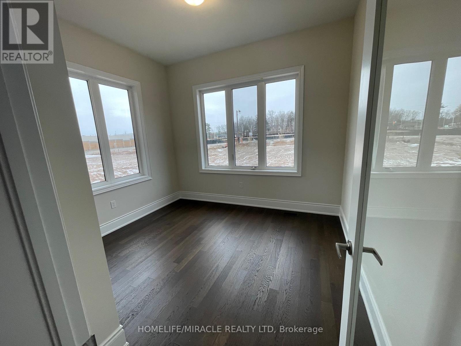 1228 Queens Plate Road, Oakville, Ontario  L6M 5M3 - Photo 11 - W12647850