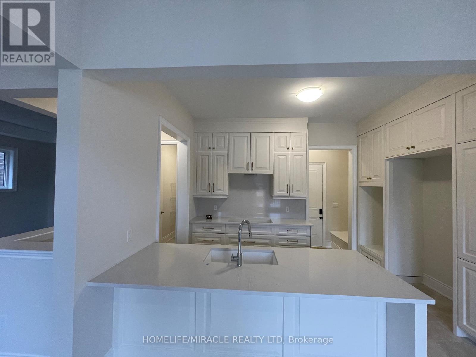 1228 Queens Plate Road, Oakville, Ontario  L6M 5M3 - Photo 15 - W12647850