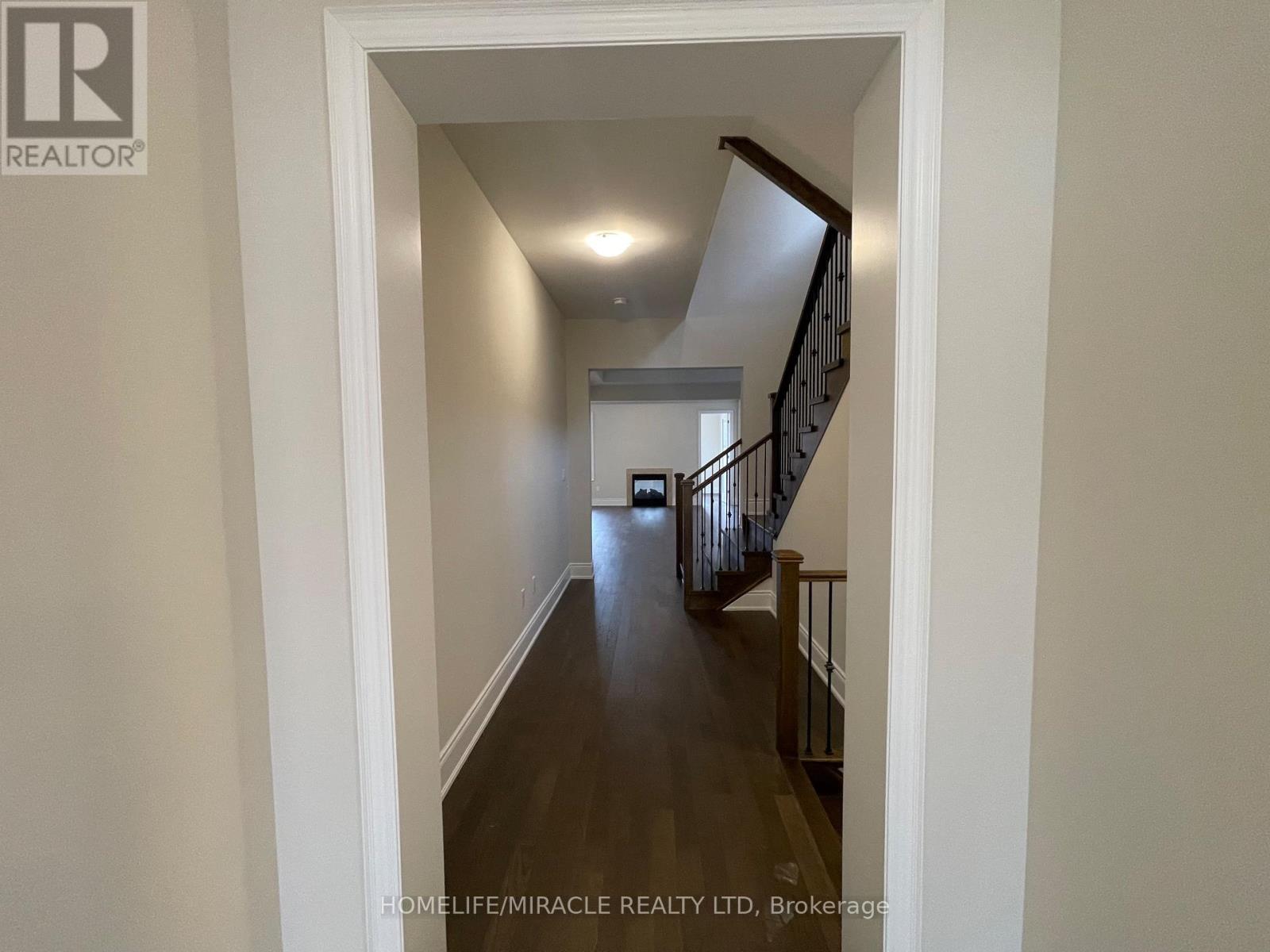 1228 Queens Plate Road, Oakville, Ontario  L6M 5M3 - Photo 6 - W12647850