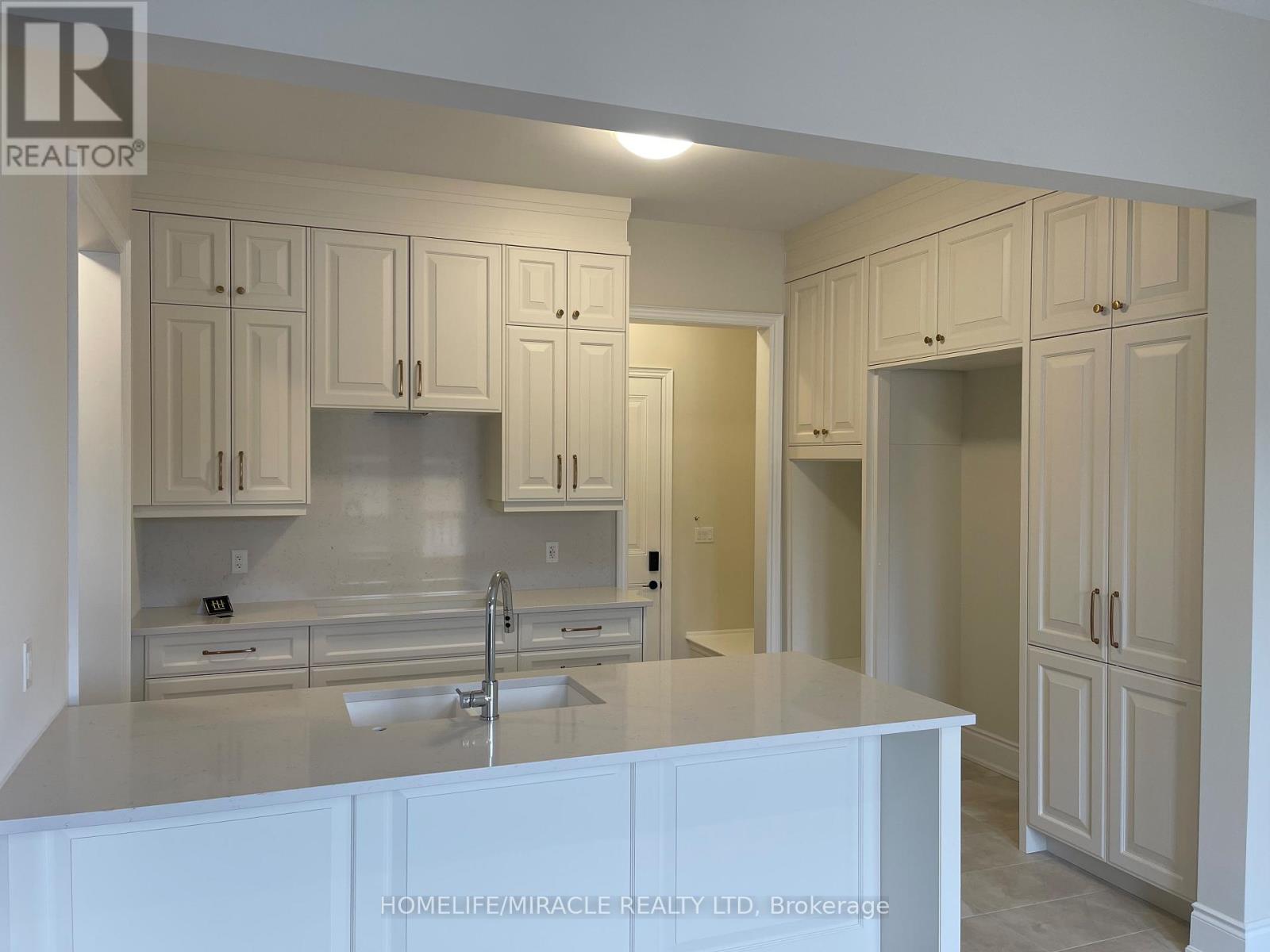 1228 Queens Plate Road, Oakville, Ontario  L6M 5M3 - Photo 13 - W12647850