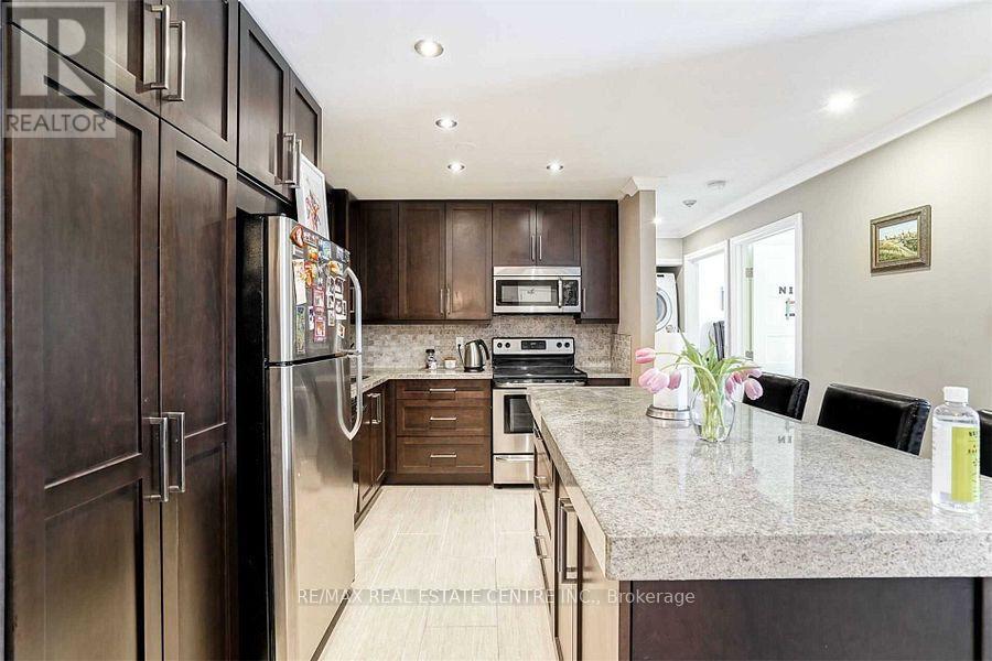 1123 - 1450 Glen Abbey Gate, Oakville, Ontario  L6M 2V7 - Photo 8 - W12648342