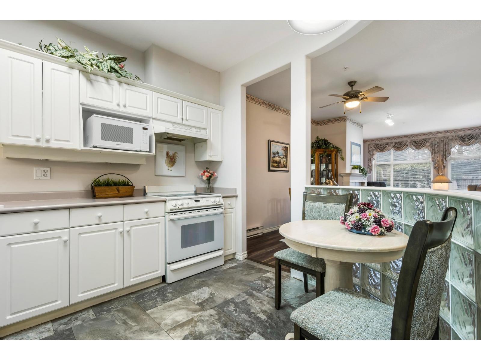 102 45700 Wellington Avenue, Chilliwack Proper West, Chilliwack, British Columbia  V2P 2E4 - Photo 2 - R3074836