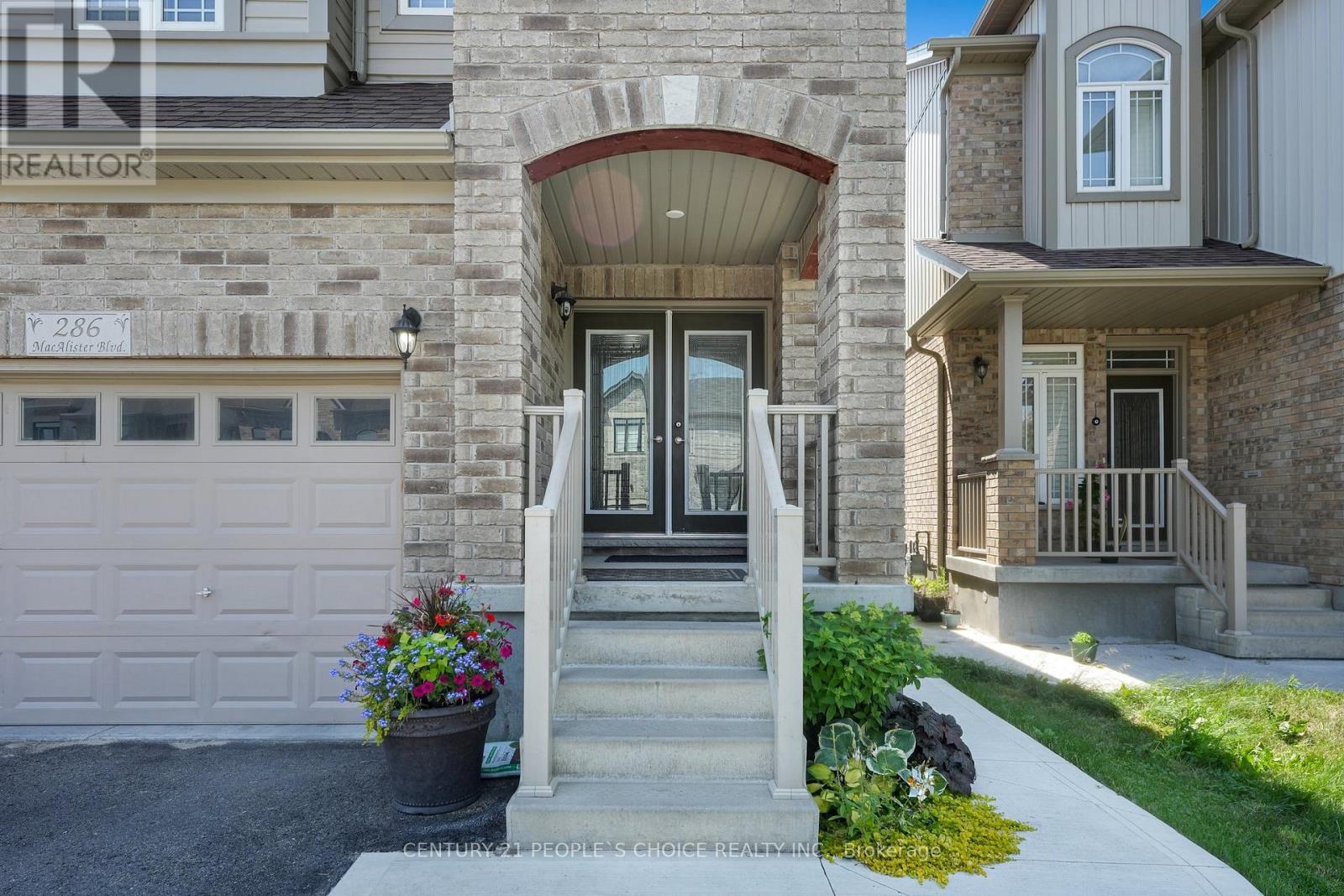286 Macalister Boulevard, Guelph, Ontario  N1G 0E6 - Photo 3 - X12648316
