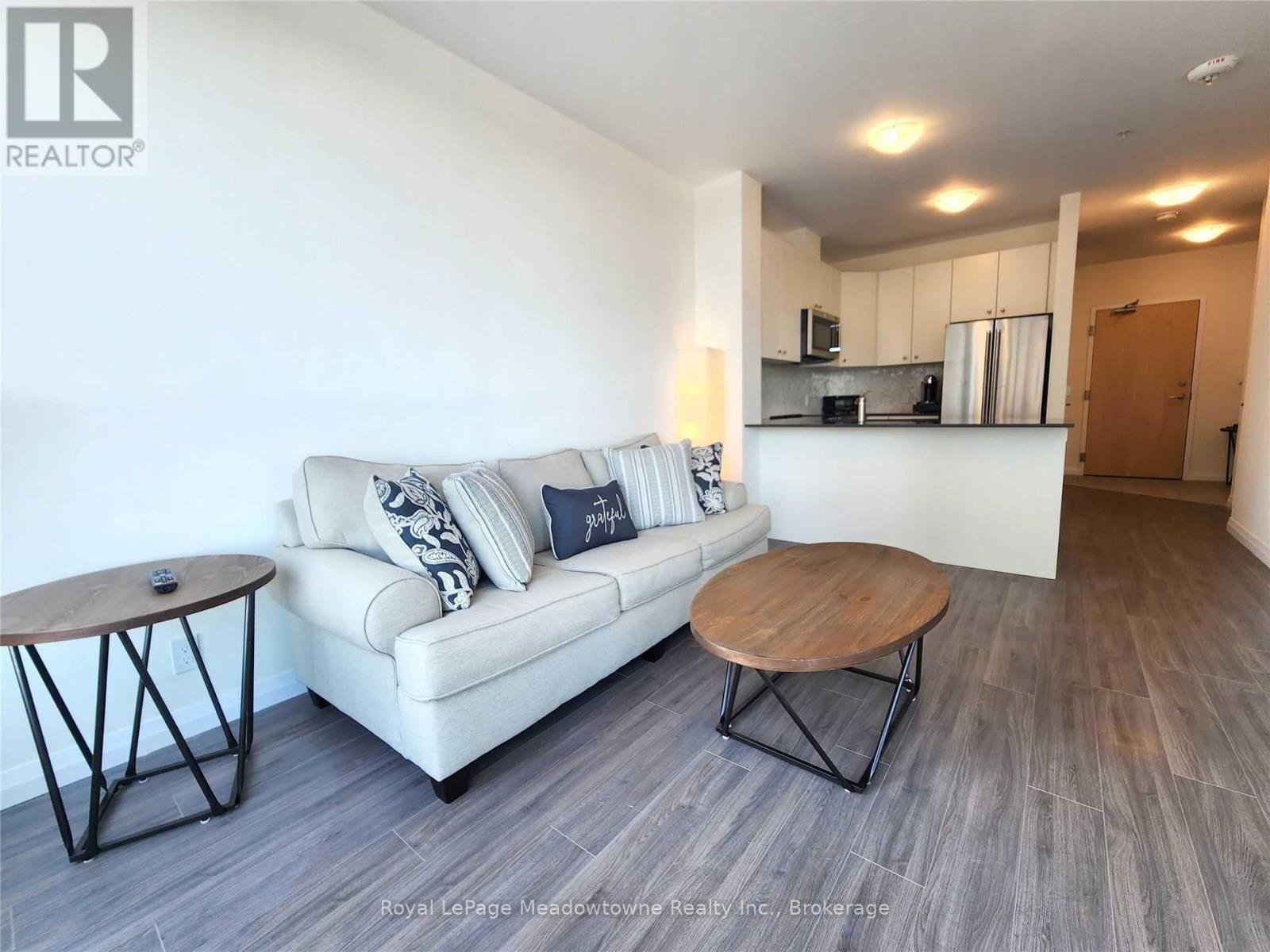 1605 - 104 Garment Street, Kitchener, Ontario  N2G 0C8 - Photo 2 - X12648376