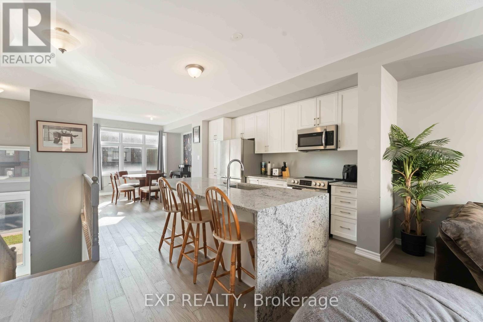 829 Mikinak Road, Ottawa, Ontario  K1K 4Z9 - Photo 14 - X12648400