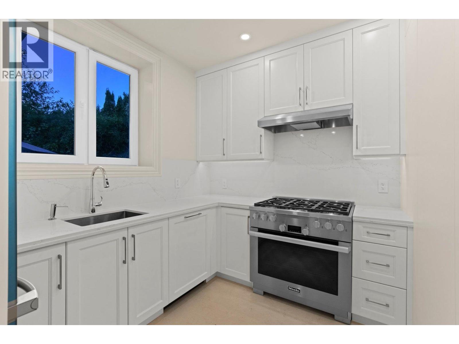 1445 Sandhurst Place, West Vancouver, British Columbia  V7S 2P4 - Photo 14 - R3074835