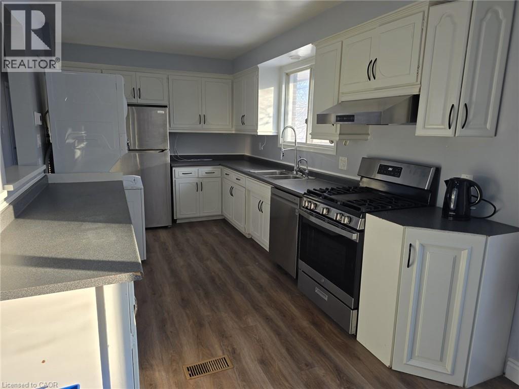 593 Mount Anne Drive, Waterloo, Ontario  N2L 4W6 - Photo 5 - 40794812