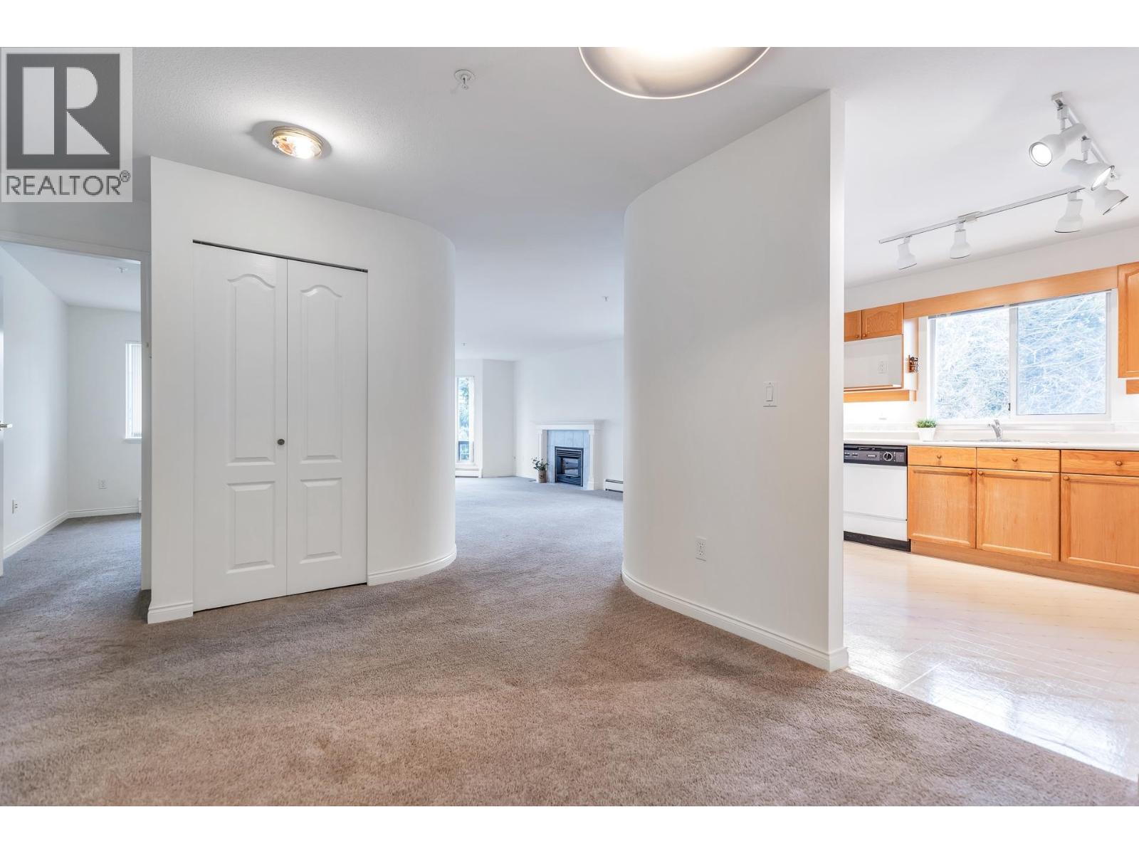 210 9260 No2 Road, Richmond, British Columbia  V7E 2C8 - Photo 4 - R3074778