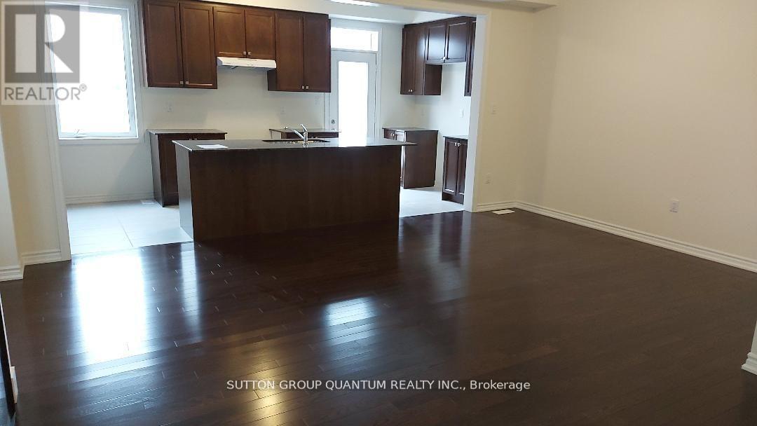 12 Armilia Place, Whitby, Ontario  L1P 0N9 - Photo 4 - E12648394