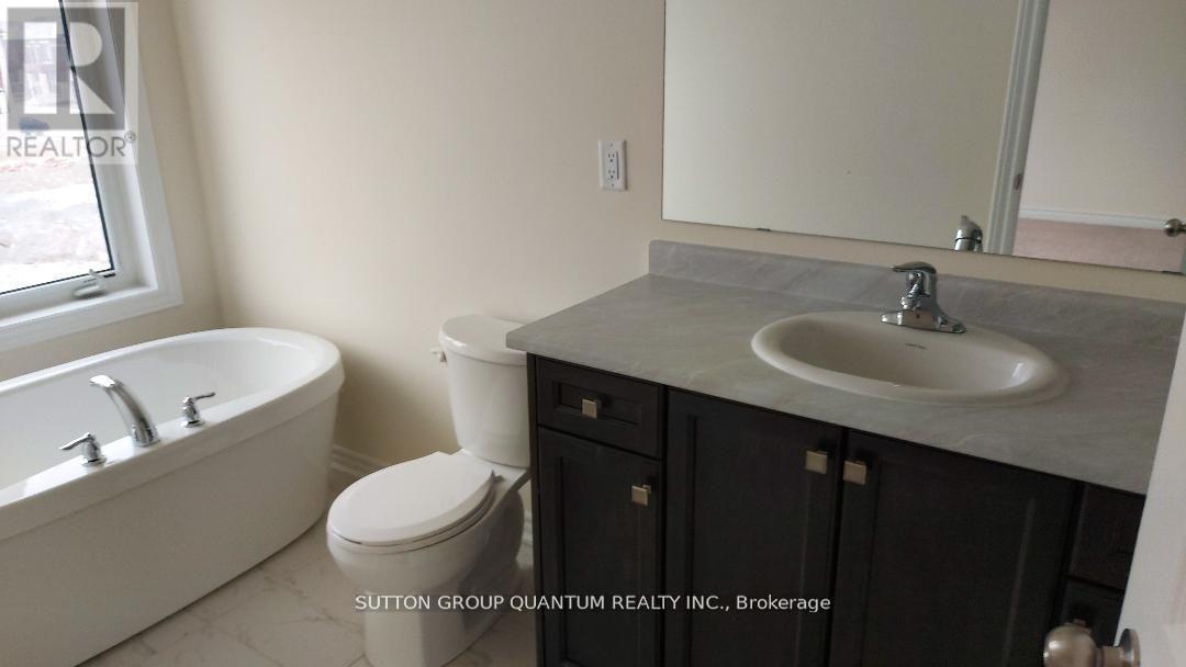 12 Armilia Place, Whitby, Ontario  L1P 0N9 - Photo 8 - E12648394