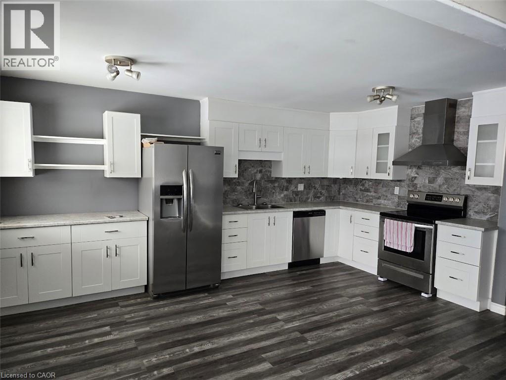 39 Evelyn Street, Brantford, Ontario  N3R 3G8 - Photo 2 - 40794965