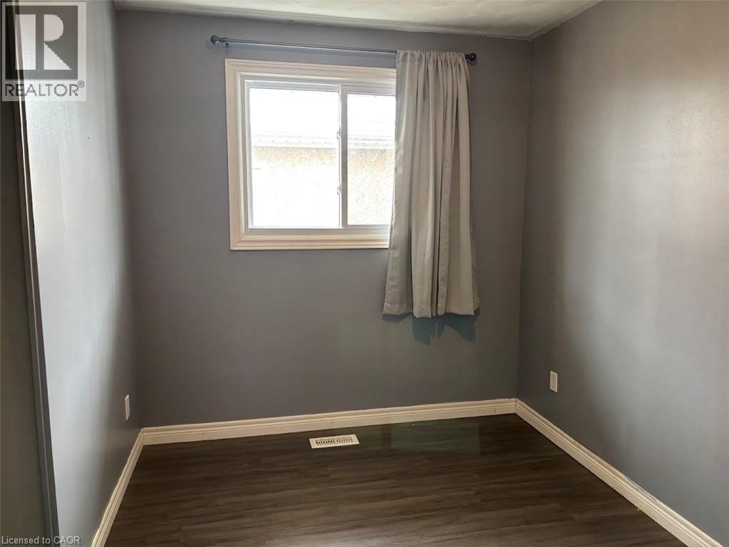 39 Evelyn Street, Brantford, Ontario  N3R 3G8 - Photo 8 - 40794965