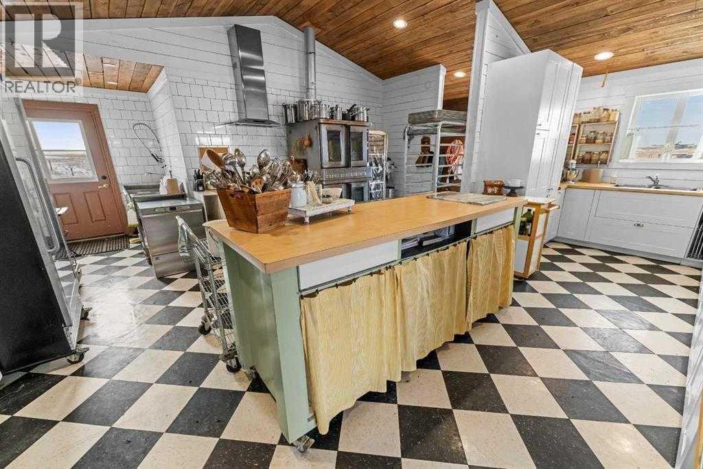 264169 Range Road 273, Kathyrn, Alberta  T0M 1E0 - Photo 43 - A2266846