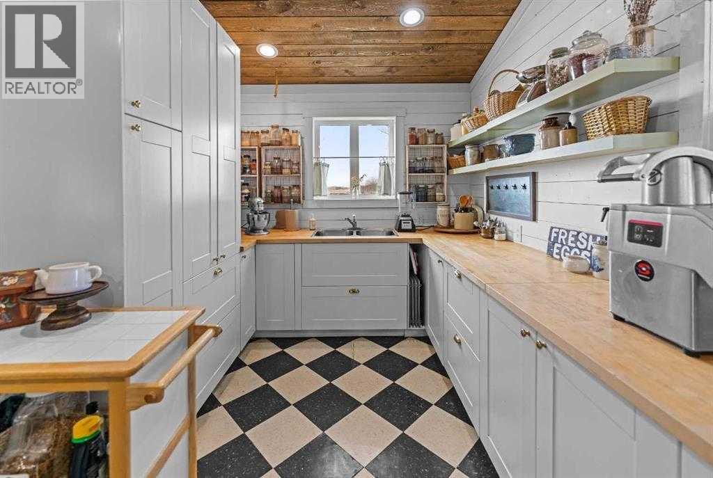 264169 Range Road 273, Kathyrn, Alberta  T0M 1E0 - Photo 46 - A2266846