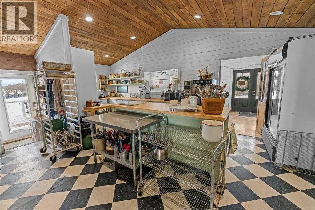 264169 Range Road 273, Kathyrn, Alberta  T0M 1E0 - Photo 47 - A2266846