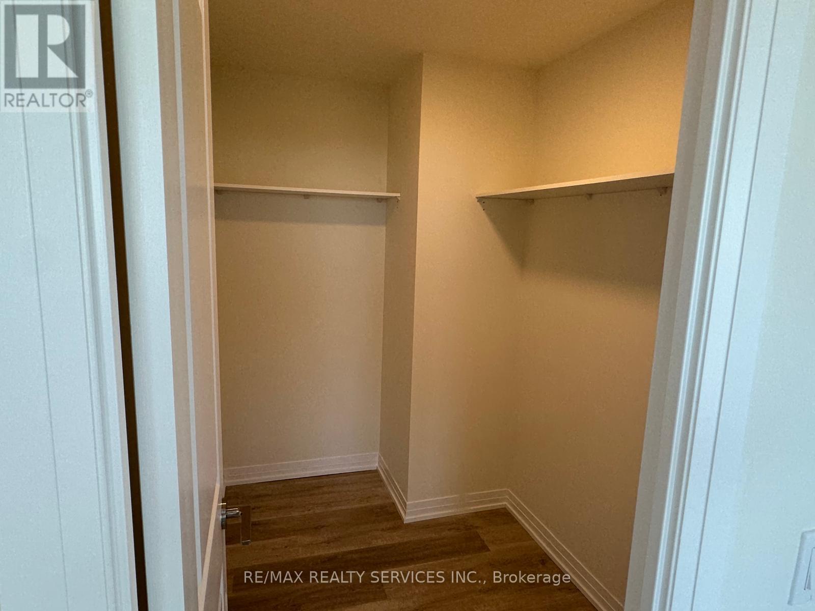 1601 - 15 Watergarden Drive, Mississauga, Ontario  L5R 1B2 - Photo 10 - W12648358