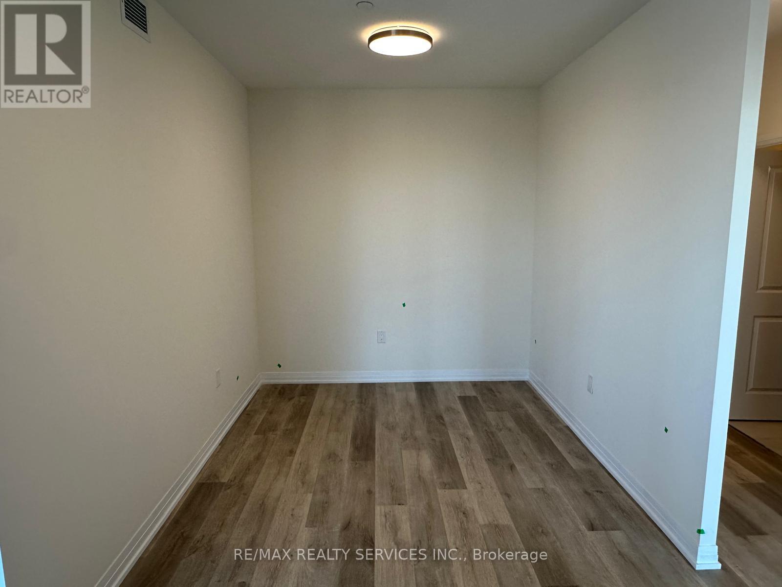 1601 - 15 Watergarden Drive, Mississauga, Ontario  L5R 1B2 - Photo 8 - W12648358