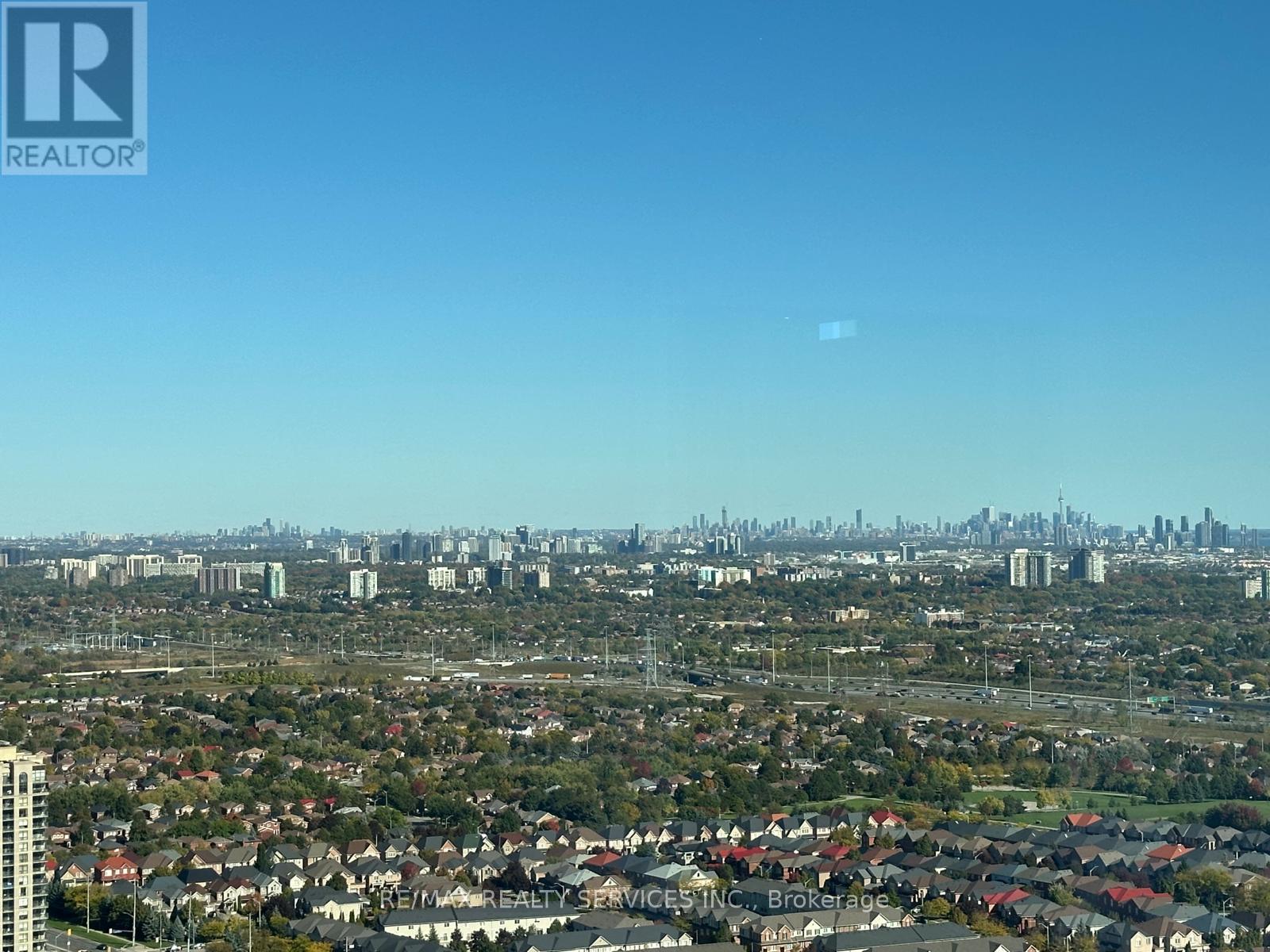 1601 - 15 Watergarden Drive, Mississauga, Ontario  L5R 1B2 - Photo 9 - W12648358