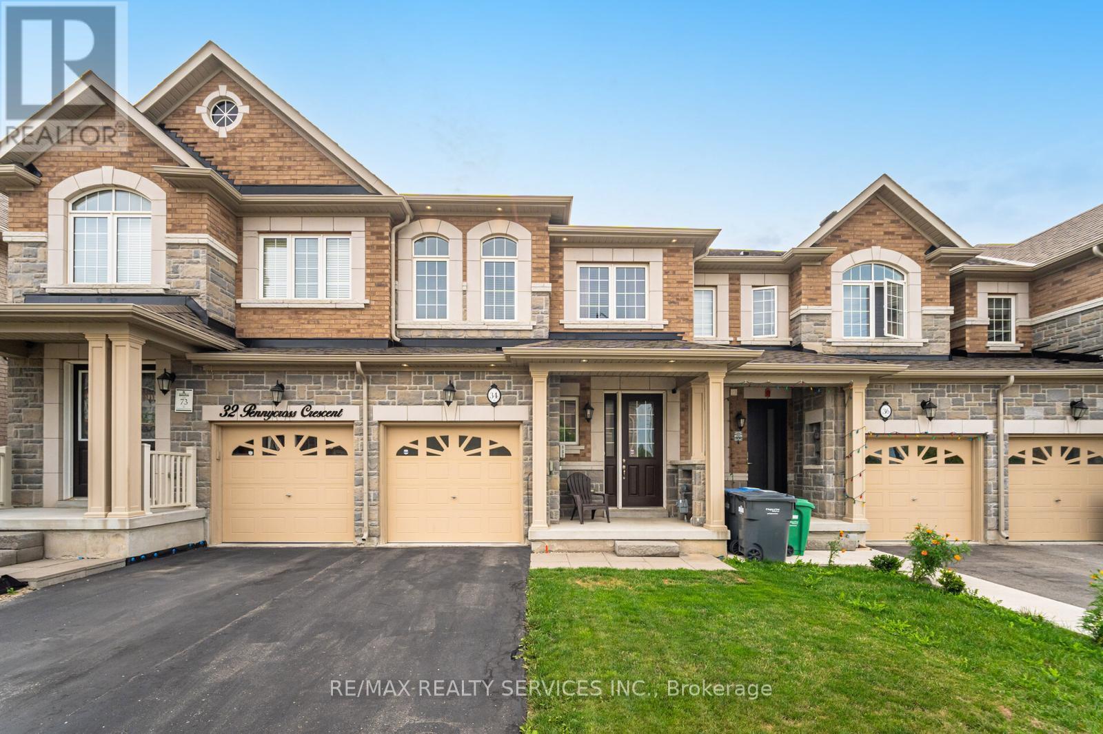 34 Pennycross Crescent, Brampton, Ontario  L7A 4M1 - Photo 2 - W12648372