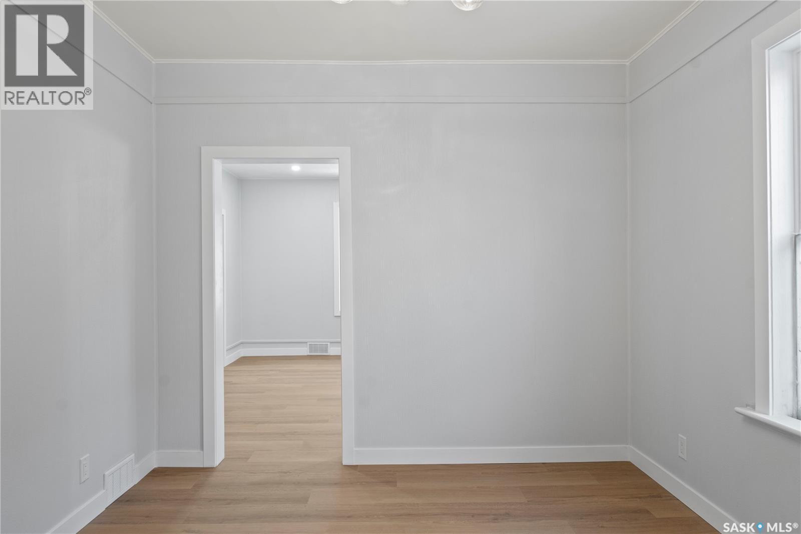 2111 Osler Street, Regina, Saskatchewan  S4P 1W7 - Photo 9 - SK025837