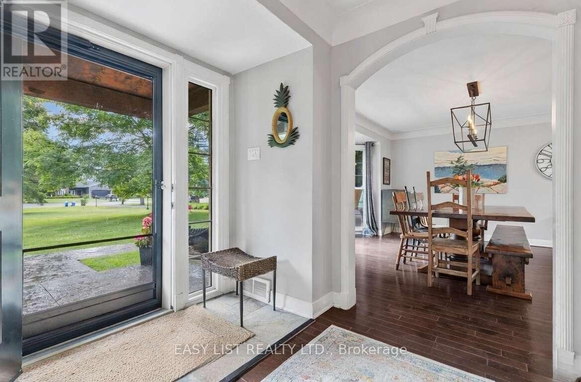 339 Sunset Drive, St. Thomas, Ontario  N5R 3C6 - Photo 4 - X12648370