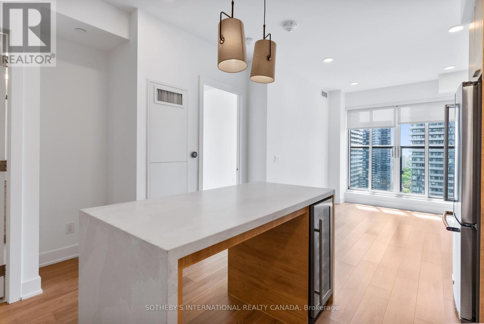 2410 - 200 Redpath Avenue, Toronto, Ontario  M4P 0E6 - Photo 2 - C12641112