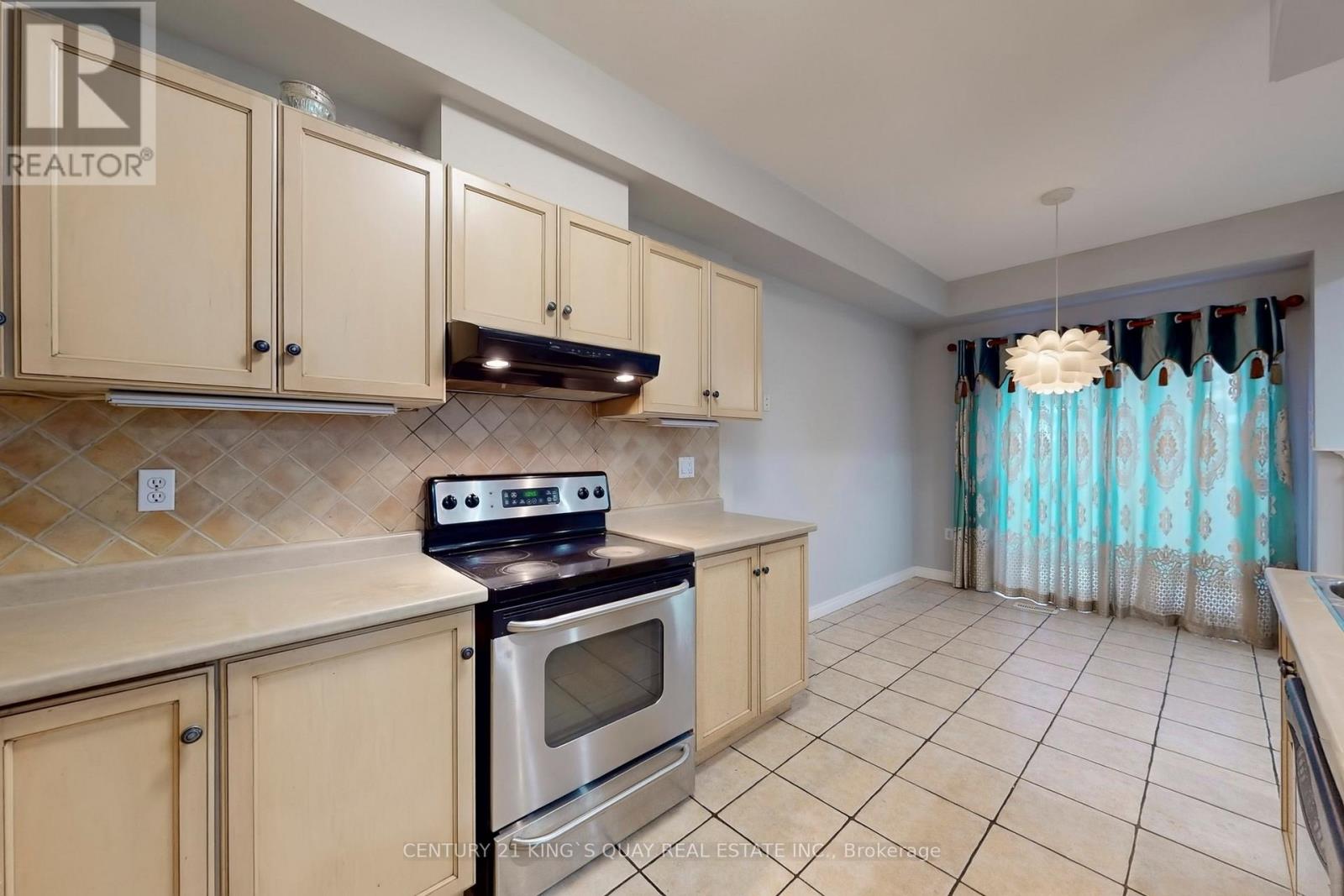 21 - 232 Stonehenge Drive, Hamilton, Ontario  L9K 1R5 - Photo 13 - X12640046