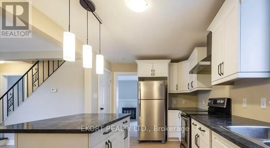 306 Macdonald Avenue, Belleville, Ontario  K8N 3Z2 - Photo 2 - X12648410