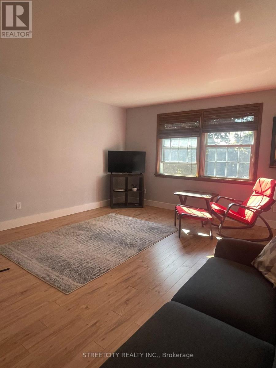 1 - 19 Johnson Place, St. Thomas, Ontario  N5P 2E9 - Photo 8 - X12648474