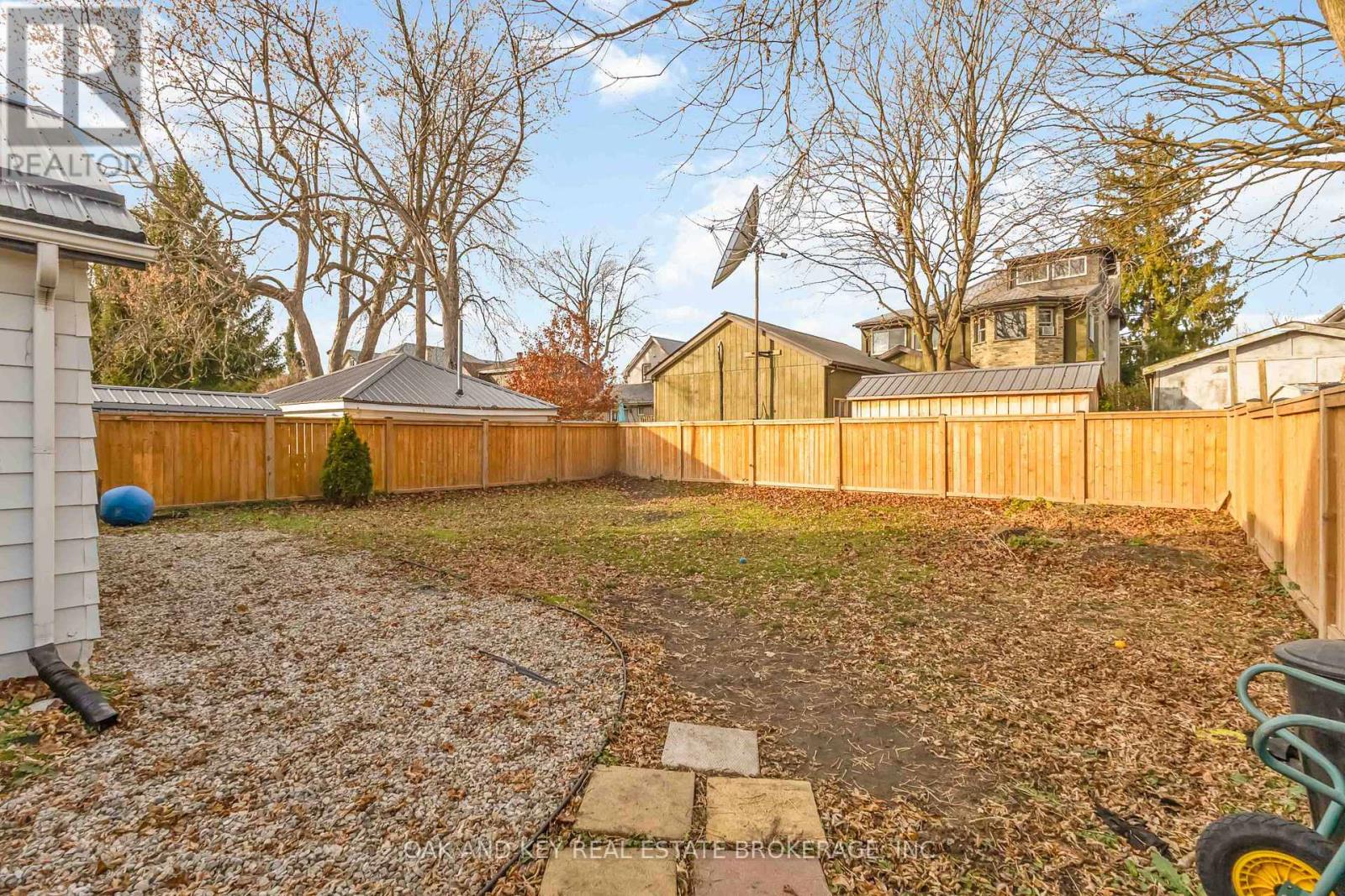 181 Wellington Street, St. Thomas, Ontario  N5R 2S3 - Photo 42 - X12648492