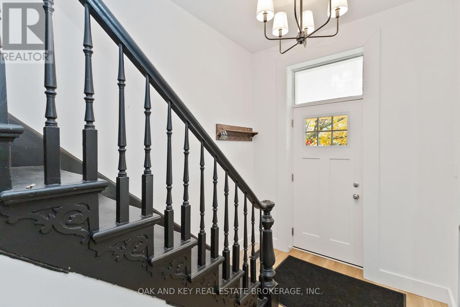 181 Wellington Street, St. Thomas, Ontario  N5R 2S3 - Photo 9 - X12648492