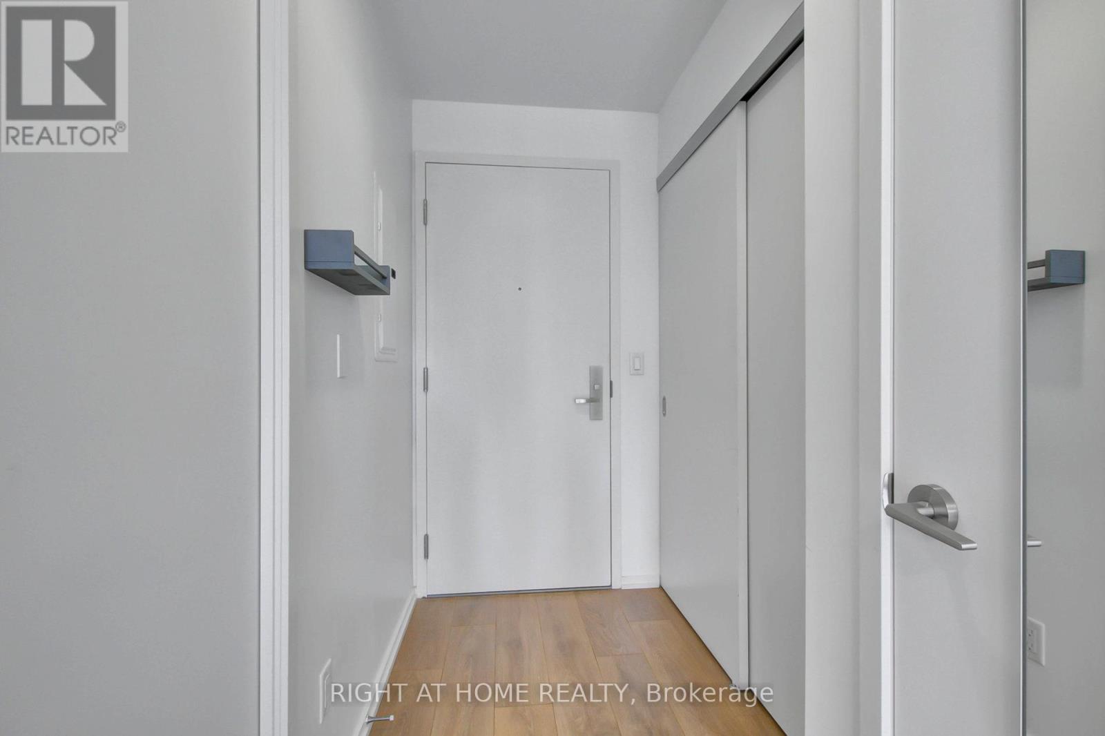 703 - 75 St Nicholas Street, Toronto, Ontario  M4Y 0A5 - Photo 3 - C12648402