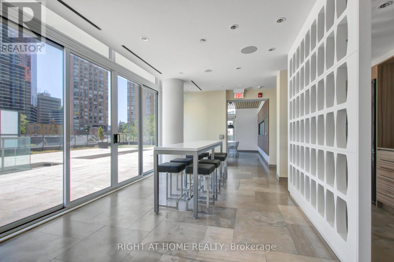 703 - 75 St Nicholas Street, Toronto, Ontario  M4Y 0A5 - Photo 32 - C12648402