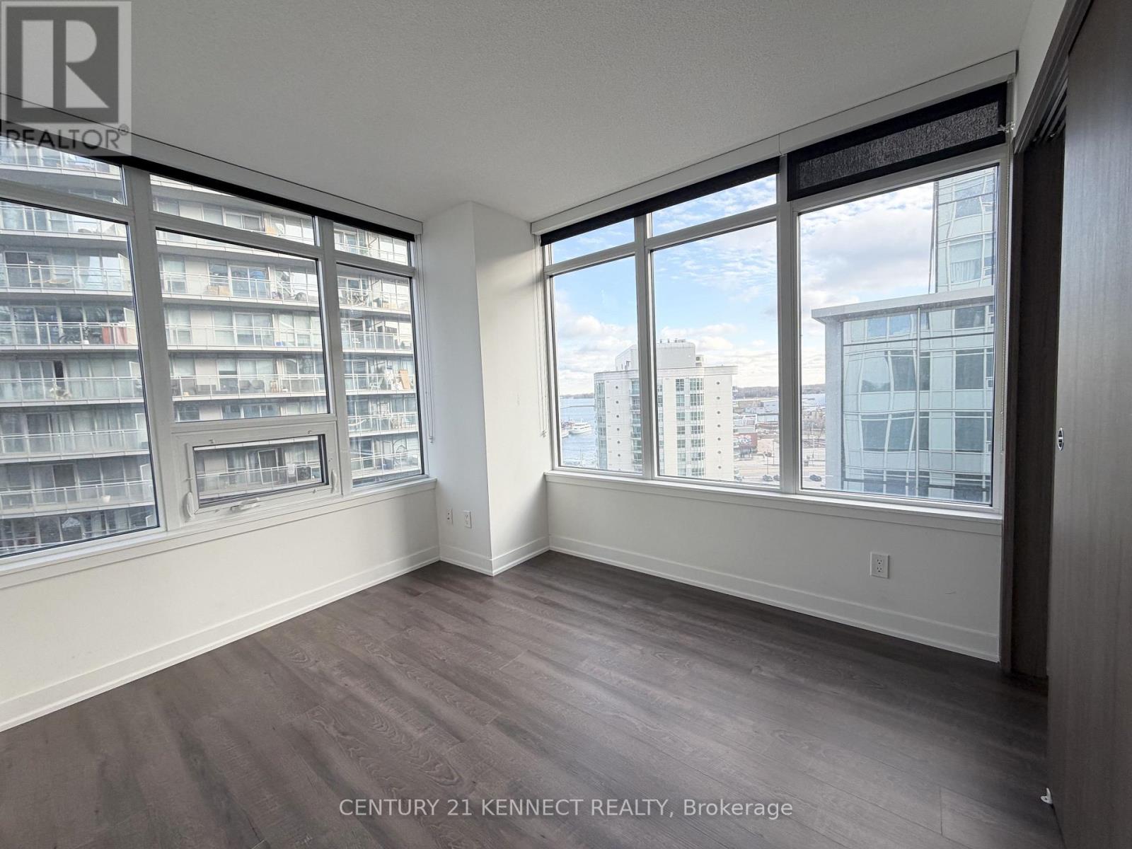 1015 - 17 Bathurst Street, Toronto, Ontario  M5V 0N1 - Photo 6 - C12648440